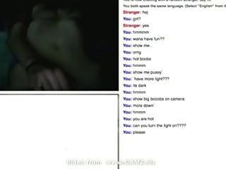 Headphones girl shows tits omegle